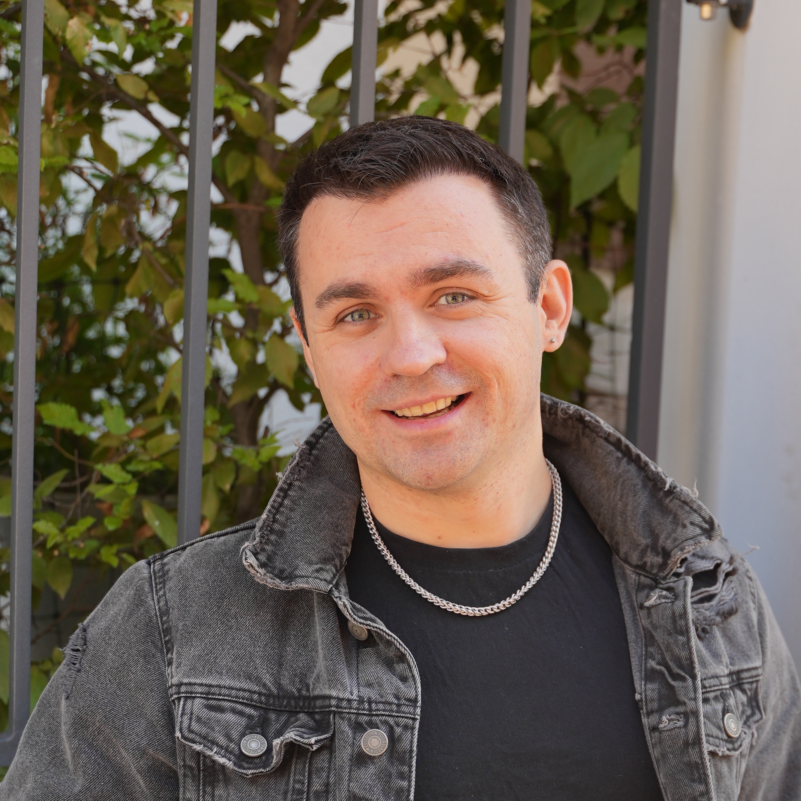 Selfie of a man uploaded to HeadshotPro AI headshot generator